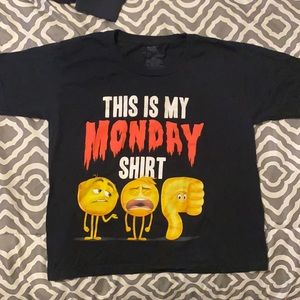 Black emoji movie shirt Youth medium